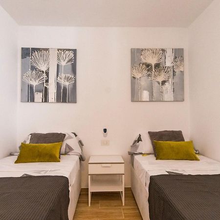 Parque Santiago 2 Isabella 236 Apartment อาโรนา ภายนอก รูปภาพ